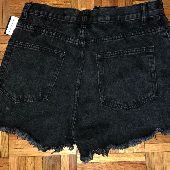 Black Distressed shorts - Picture 4 of 4